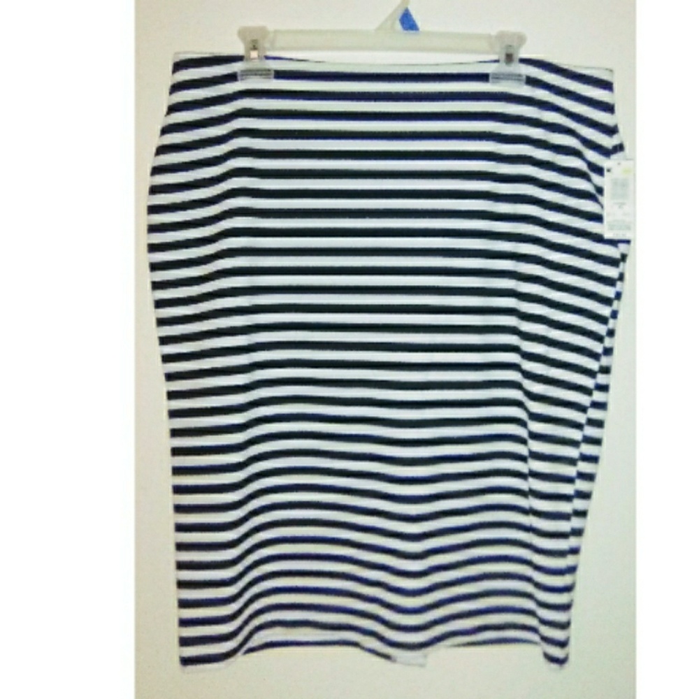 Attention Black and White Stripes Skirt.